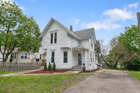 447 Ashland Ave, Elgin, IL 60123