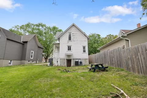 Exterior - 447 Ashland Ave, Elgin, IL 60123 photo 3 of 5