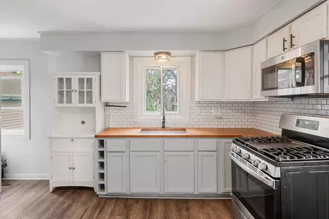 Kitchen - 447 Ashland Ave, Elgin, IL 60123 photo 2 of 2