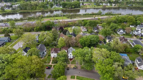 View/Area - 447 Ashland Ave, Elgin, IL 60123 photo 2 of 3