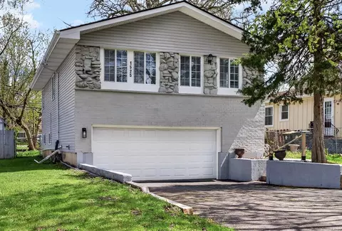 1525 Grove Dr, Round Lake Beach, IL 60073