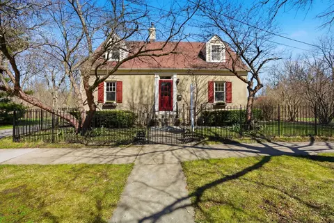 218 N 4th Ave, Saint Charles, IL 60174