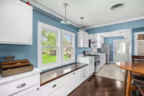 Kitchen - 3213 S Shore Dr, Moline, IL 61265 photo 3 of 3