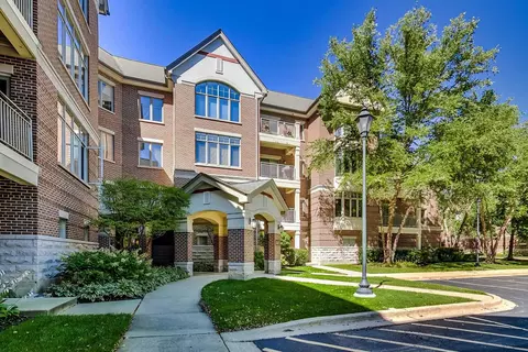 445 Village Grn #207, Lincolnshire, IL 60069