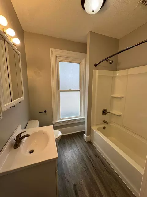 Bath - 1155 12th Ave, Moline, IL 61265 photo 2 of 2
