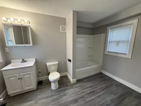Bath - 1155 12th Ave, Moline, IL 61265 photo 1 of 2