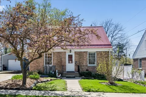 821 N 5th St, Dekalb, IL 60115