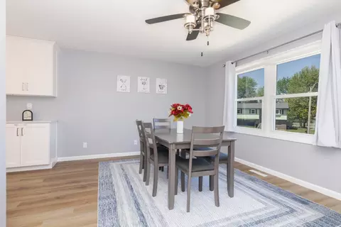 Dining - 21 Cedar Ct, Bloomington, IL 61701 photo 2 of 4