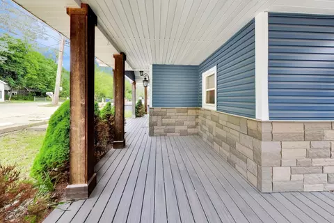 Exterior - 701 N Harrison St, Algonquin, IL 60102 photo 10 of 12