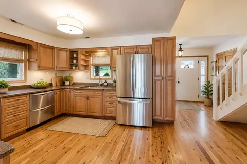 Kitchen - 701 N Harrison St, Algonquin, IL 60102 photo 2 of 2
