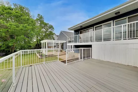 Exterior - 701 N Harrison St, Algonquin, IL 60102 photo 3 of 12