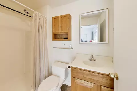 Bath - 701 N Harrison St, Algonquin, IL 60102 photo 3 of 3