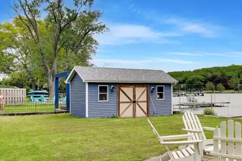 Exterior - 701 N Harrison St, Algonquin, IL 60102 photo 6 of 12