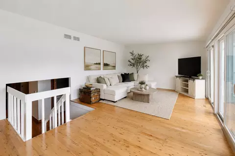 Living - 701 N Harrison St, Algonquin, IL 60102 photo 1 of 2