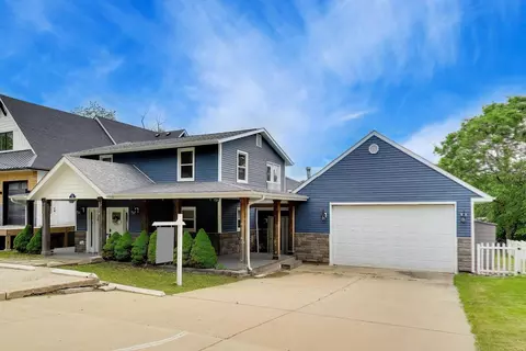 Exterior - 701 N Harrison St, Algonquin, IL 60102 photo 11 of 12