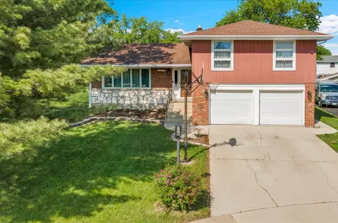 10447 S Stowe Ct, Palos Hills, IL 60465
