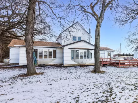 29153 S Klemme Rd, Beecher, IL 60401