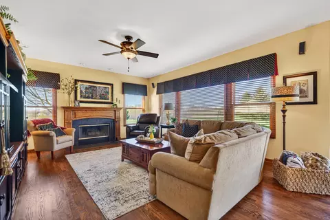 Living - 6608 Erin Rd, Mchenry, IL 60050 photo 1 of 3