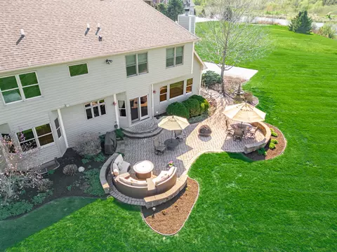 Exterior - 6608 Erin Rd, Mchenry, IL 60050 photo 5 of 6