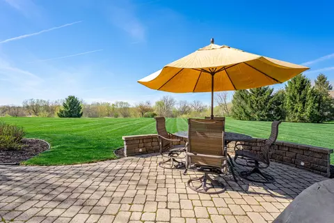 Exterior - 6608 Erin Rd, Mchenry, IL 60050 photo 4 of 6