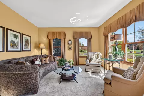 Living - 6608 Erin Rd, Mchenry, IL 60050 photo 3 of 3