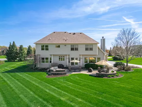 Exterior - 6608 Erin Rd, Mchenry, IL 60050 photo 2 of 6
