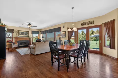 Dining - 6608 Erin Rd, Mchenry, IL 60050 photo 2 of 3
