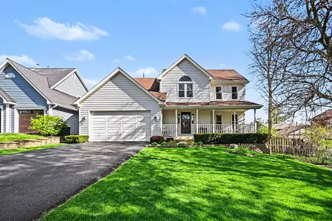 22 W450 Cherry Ln, Glen Ellyn, IL 60137