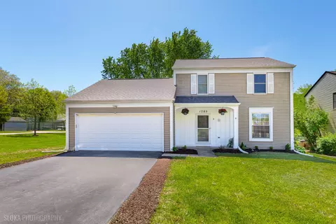 1705 Charles Ave, Algonquin, IL 60102