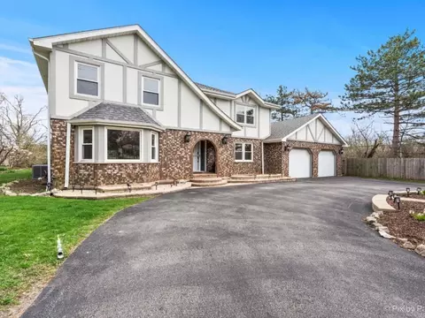 801 Waltz Ct, Prospect Heights, IL 60070