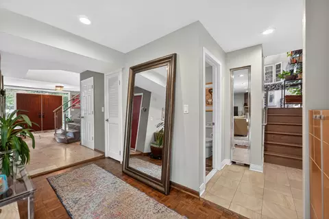 Entry Way - 923 Park Ave, River Forest, IL 60305 photo 5 of 12
