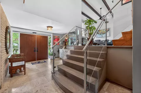 Entry Way - 923 Park Ave, River Forest, IL 60305 photo 3 of 12