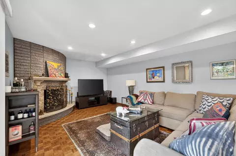 Living - 923 Park Ave, River Forest, IL 60305 photo 3 of 3