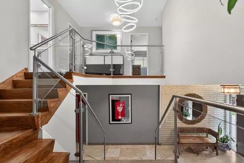 Entry Way - 923 Park Ave, River Forest, IL 60305 photo 7 of 12