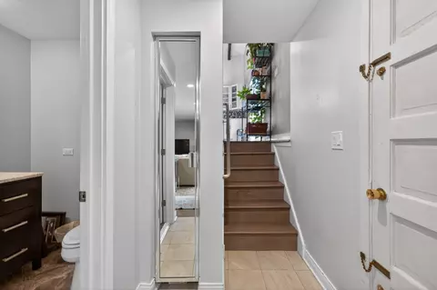 Entry Way - 923 Park Ave, River Forest, IL 60305 photo 6 of 12