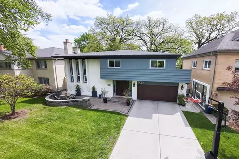 Exterior - 923 Park Ave, River Forest, IL 60305 photo 4 of 17