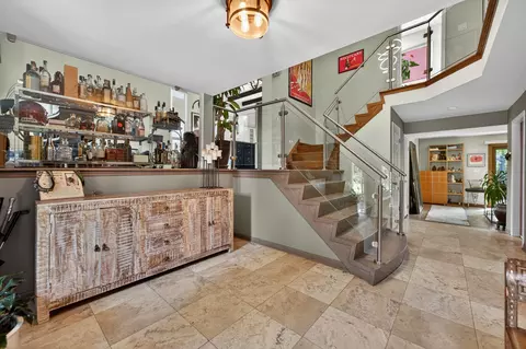 Entry Way - 923 Park Ave, River Forest, IL 60305 photo 1 of 12
