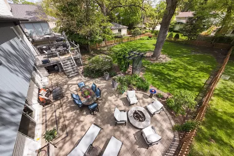 Exterior - 923 Park Ave, River Forest, IL 60305 photo 8 of 17