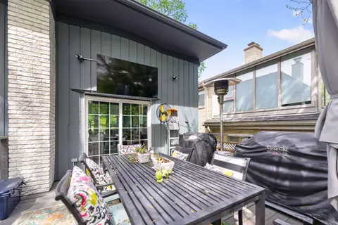 Exterior - 923 Park Ave, River Forest, IL 60305 photo 10 of 17