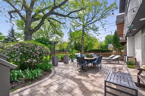 Exterior - 923 Park Ave, River Forest, IL 60305 photo 14 of 17