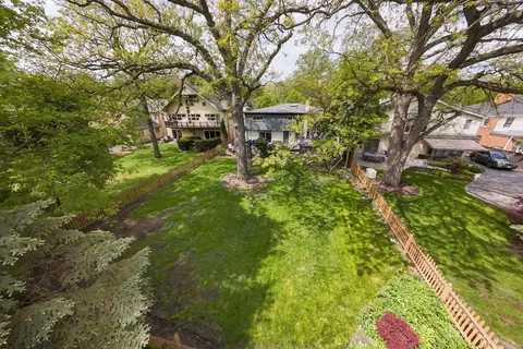 Exterior - 923 Park Ave, River Forest, IL 60305 photo 7 of 17