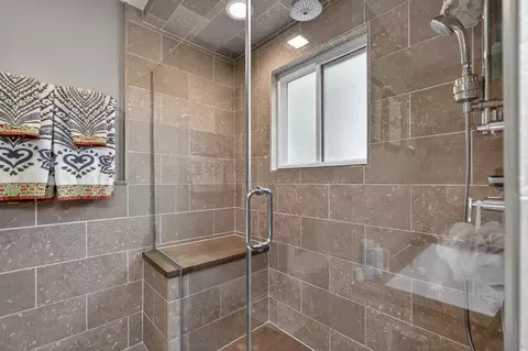 Bath - 923 Park Ave, River Forest, IL 60305 photo 4 of 6
