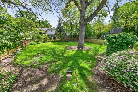 Exterior - 923 Park Ave, River Forest, IL 60305 photo 12 of 17
