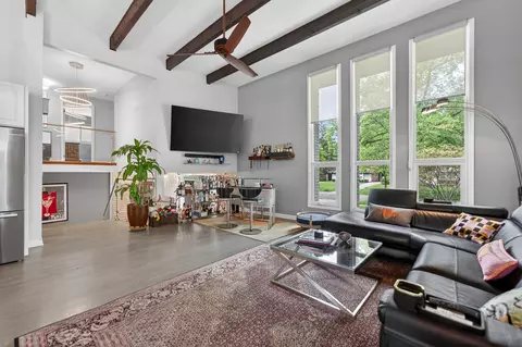 Living - 923 Park Ave, River Forest, IL 60305 photo 2 of 3