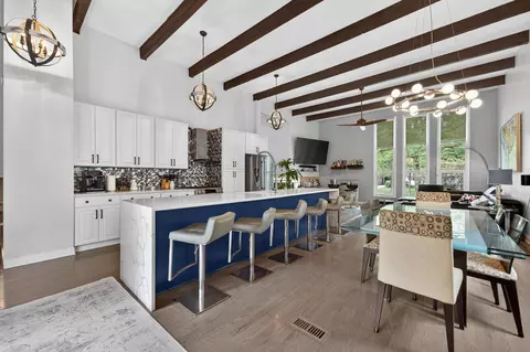 Kitchen - 923 Park Ave, River Forest, IL 60305 photo 6 of 8