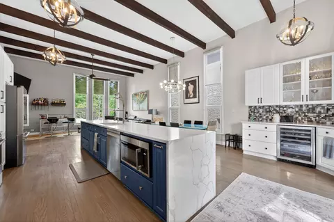 Kitchen - 923 Park Ave, River Forest, IL 60305 photo 5 of 8