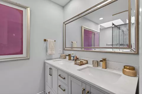 Bath - 923 Park Ave, River Forest, IL 60305 photo 5 of 6
