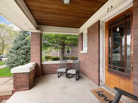 Exterior - 25 N Worth Ave, Elgin, IL 60123 photo 2 of 3