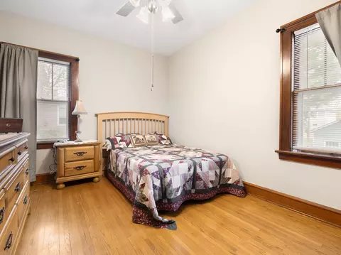 Bedroom - 25 N Worth Ave, Elgin, IL 60123 photo 1 of 2