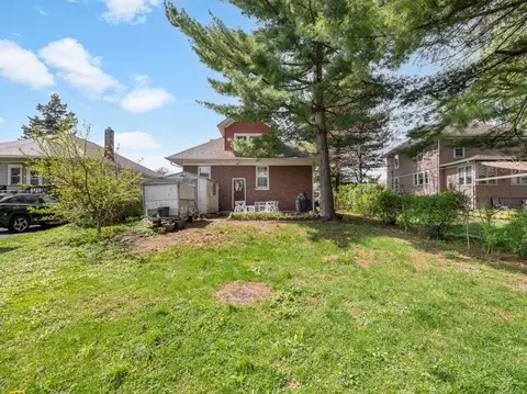 Exterior - 25 N Worth Ave, Elgin, IL 60123 photo 3 of 3